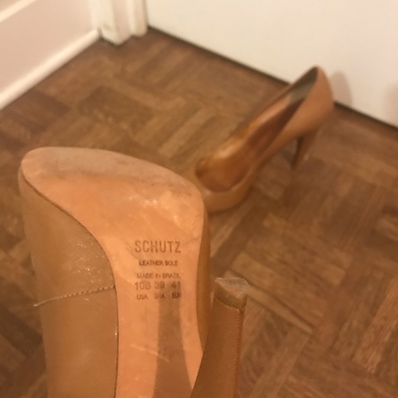 Schutz Rounded Toe Pumps (Size 10) - Picture 5 of 5